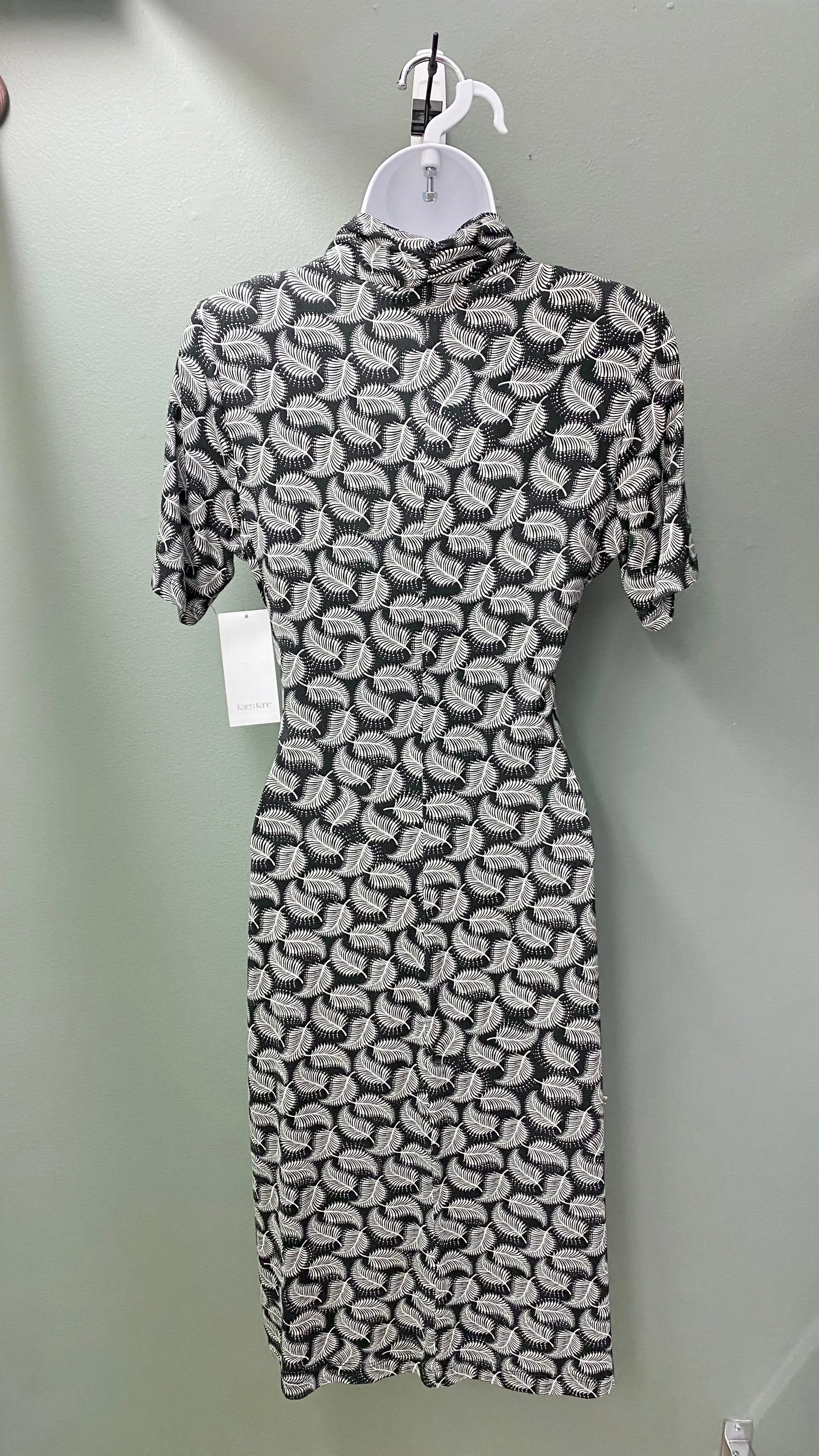 * Karen Kane Black and White Leaf Pattern Dress