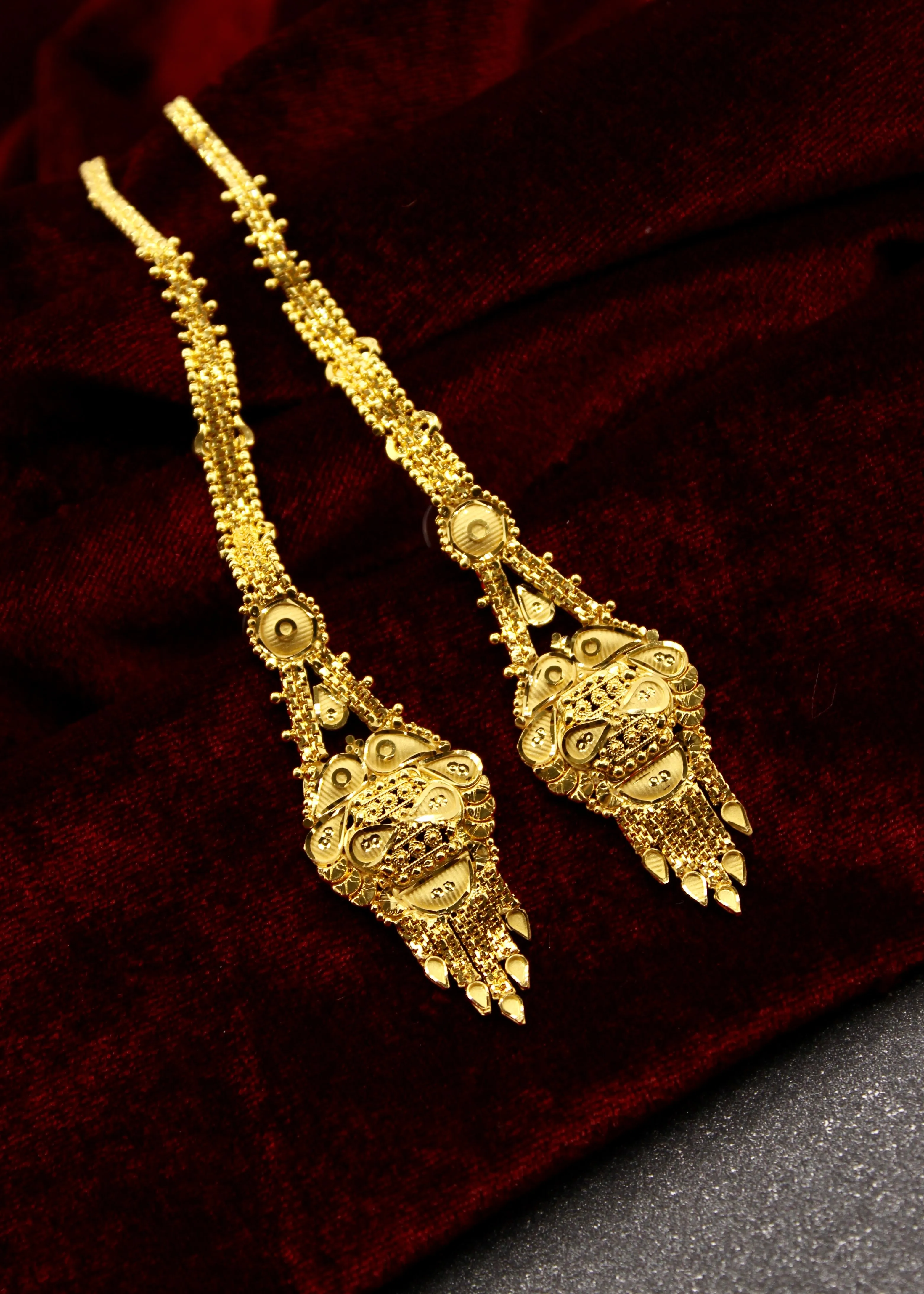 APPEALING GOLD PLATED EARRINGS