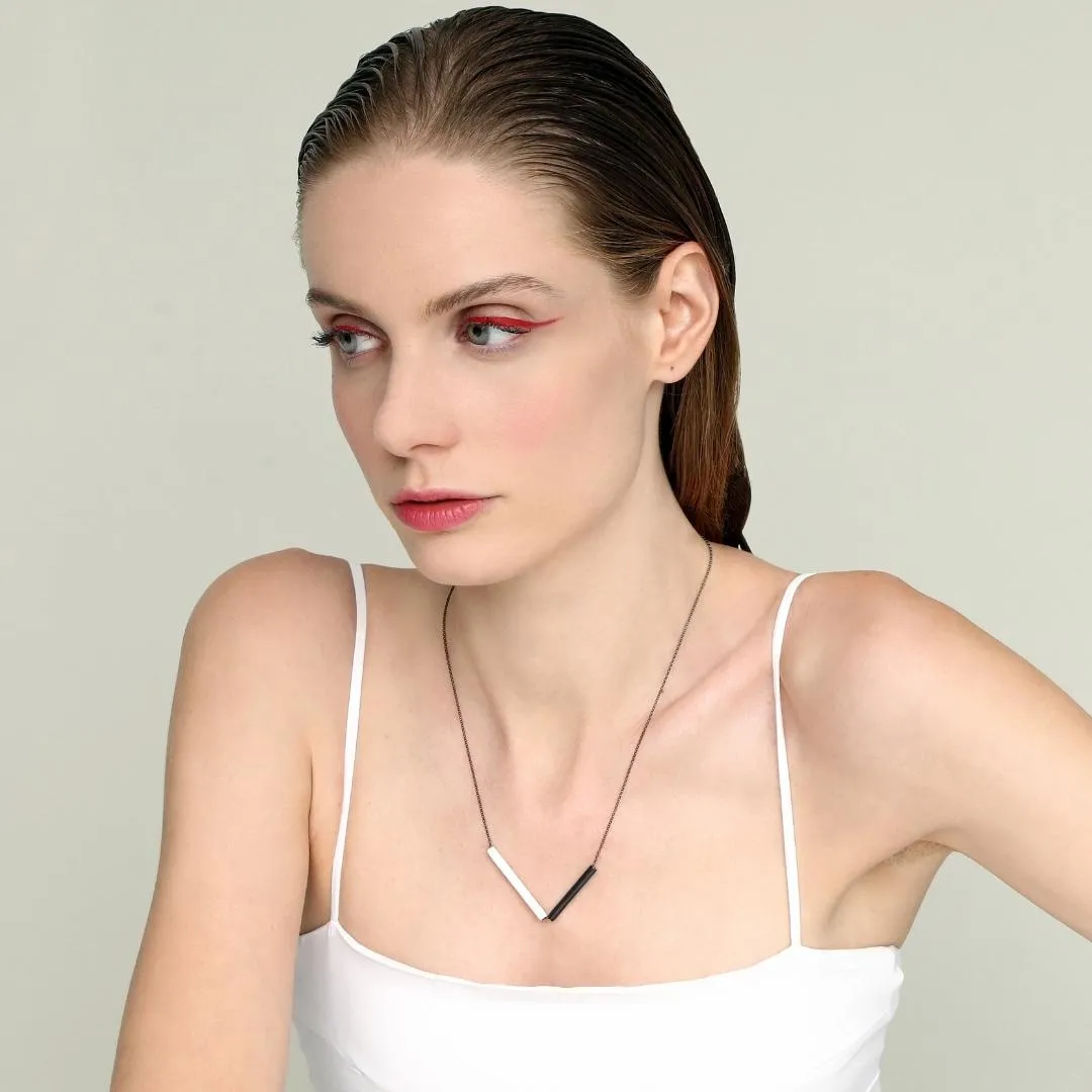 Duo Lines - chain necklace with enamel - white