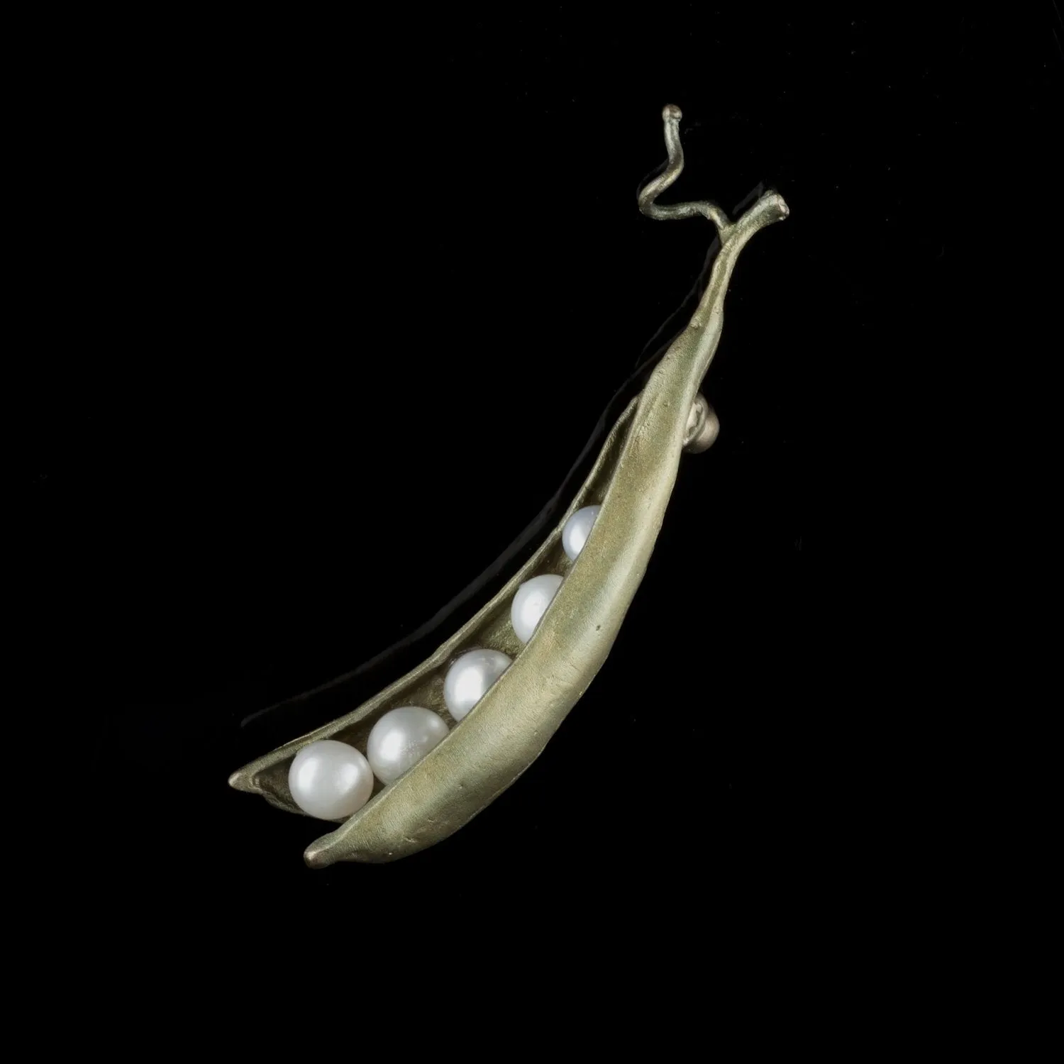 Pea Pod Brooch - 5 Pearls